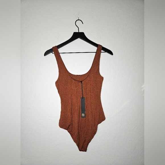 House of Harlow x Revolve Burn Orange Bodysuit Size Small NWT - Picture 2 of 5